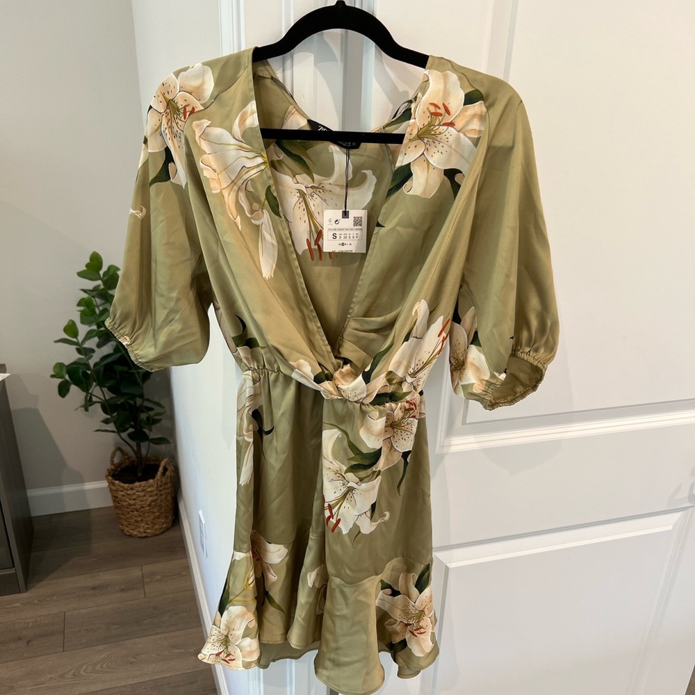 NWT Zara Mini Green Floral Dress